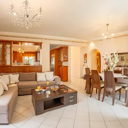 Daire Rachi Apartments, Nydri (Lefkada)