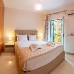 דירה Rachi Apartments, *